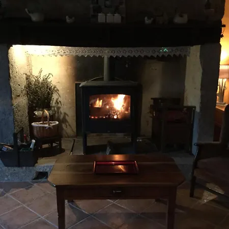 L 'oustalou Bed & Breakfast Boussac (Lot)
